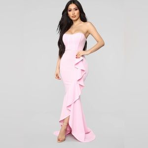 Le Vie En Rose Maxi Dress in Candy Pink size medium